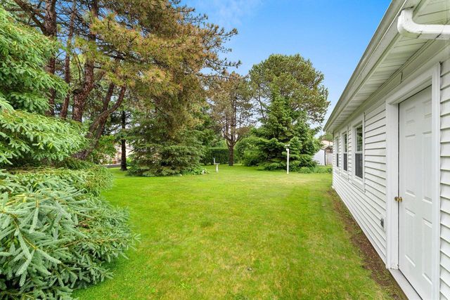 1619 Miriam ROAD, Manitowoc, WI 54220