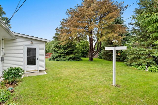 1619 Miriam ROAD, Manitowoc, WI 54220
