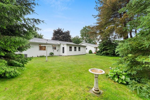1619 Miriam ROAD, Manitowoc, WI 54220