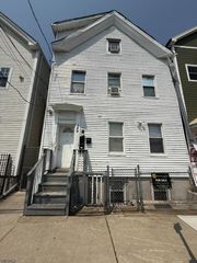 149 Camden St, Newark City, NJ 07103