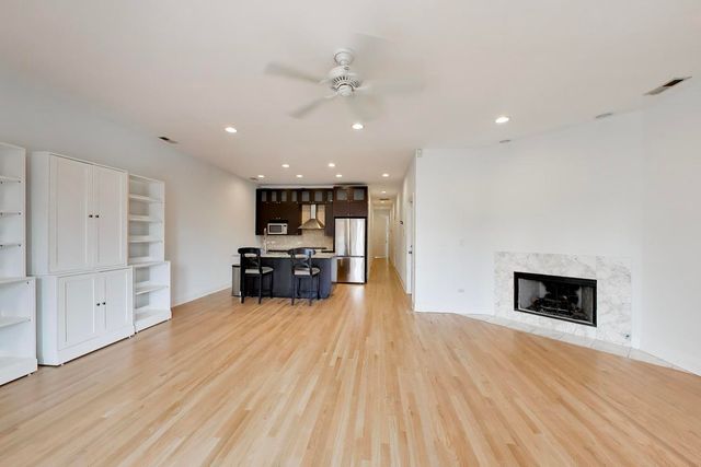 2702 W CHICAGO Avenue 2, Chicago, IL 60622