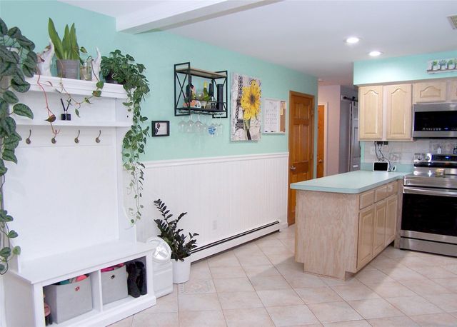 264 N 5th Street, Ronkonkoma, NY 11779