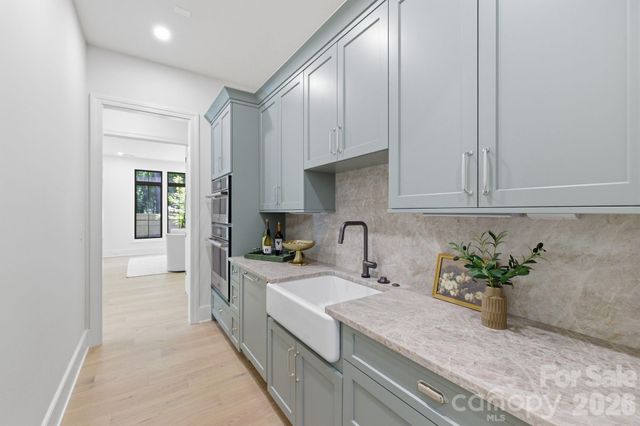3028 Eastham Lane, Charlotte, NC 28209