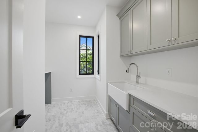 3028 Eastham Lane, Charlotte, NC 28209
