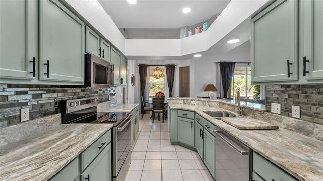 6442 BENDELOW DRIVE, Lakeland, FL 33810