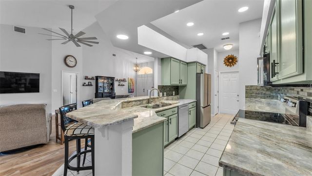 6442 BENDELOW DRIVE, Lakeland, FL 33810