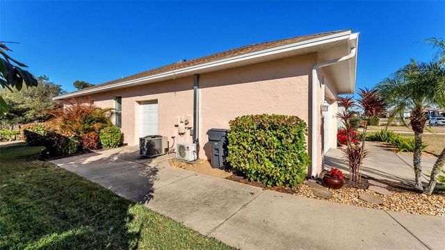 6442 BENDELOW DRIVE, Lakeland, FL 33810