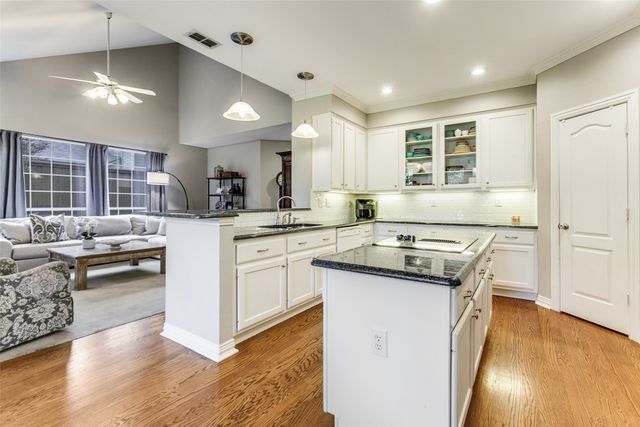 6852 Colonnade Drive, Plano, TX 75024