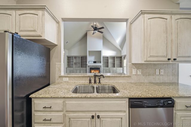 208 New Haven Street, Catoosa, OK 74015