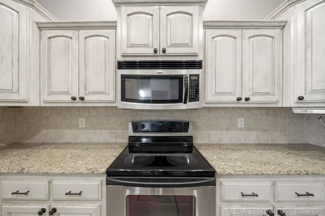 208 New Haven Street, Catoosa, OK 74015