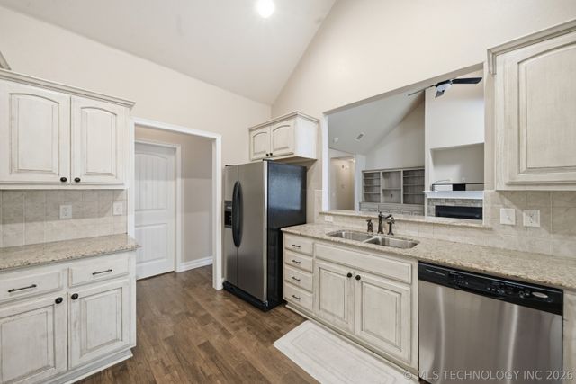 208 New Haven Street, Catoosa, OK 74015