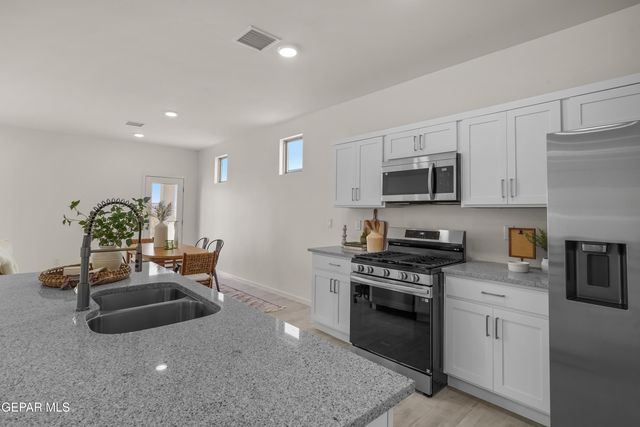 13901 Summer Wave Avenue, El Paso, TX 79928