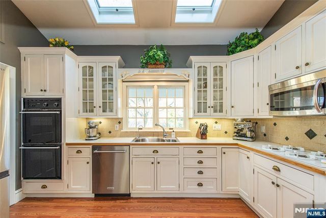 376 Lafayette Road, Harrington Park, NJ 07640