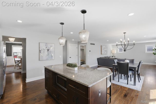 1033 N Maple Avenue, Royal Oak, MI 48067