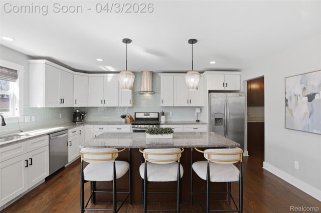 1033 N Maple Avenue, Royal Oak, MI 48067