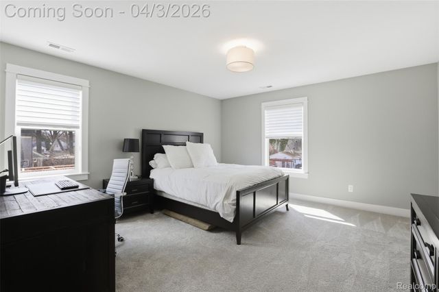 1033 N Maple Avenue, Royal Oak, MI 48067