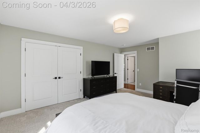 1033 N Maple Avenue, Royal Oak, MI 48067