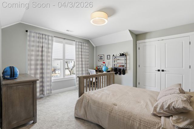 1033 N Maple Avenue, Royal Oak, MI 48067