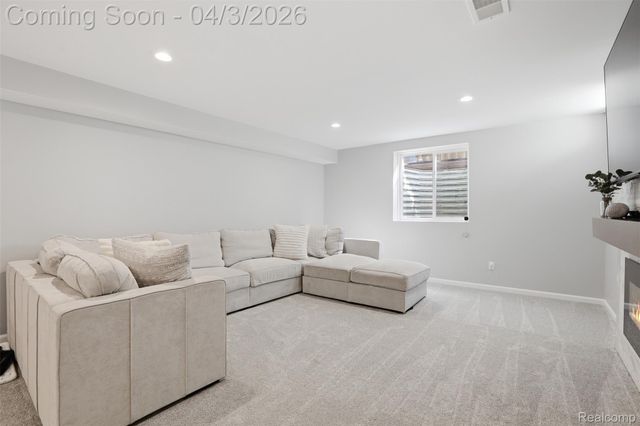 1033 N Maple Avenue, Royal Oak, MI 48067