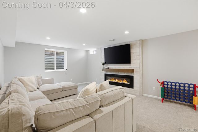 1033 N Maple Avenue, Royal Oak, MI 48067