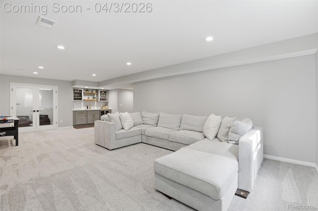 1033 N Maple Avenue, Royal Oak, MI 48067