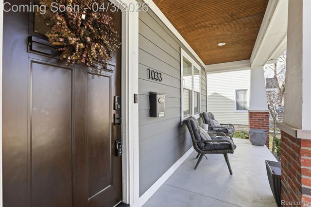 1033 N Maple Avenue, Royal Oak, MI 48067