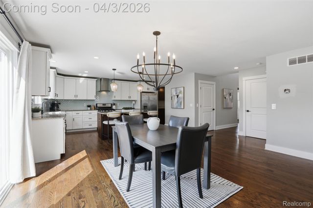 1033 N Maple Avenue, Royal Oak, MI 48067