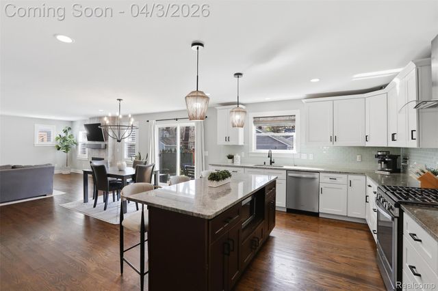 1033 N Maple Avenue, Royal Oak, MI 48067