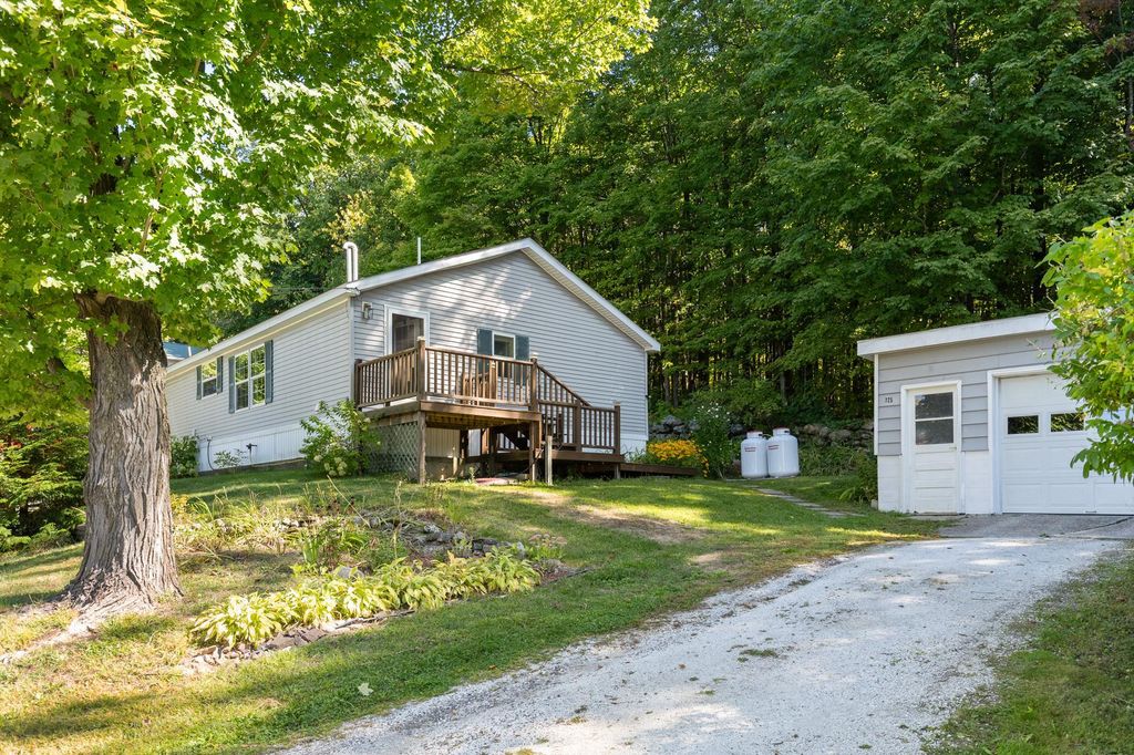 725 Porterwood Drive, Williston, VT 05495