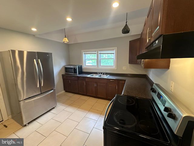 20 MABEL ST, Trenton, NJ 08638