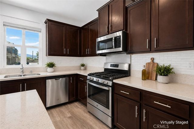 3827 Grant Street 54, Corona, CA 92879