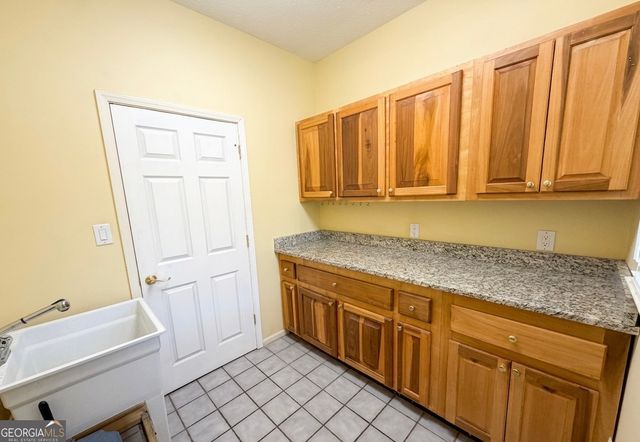 220 North Drive, Fayetteville, GA 30214