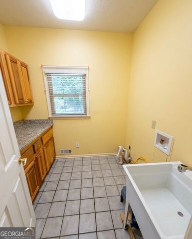 220 North Drive, Fayetteville, GA 30214