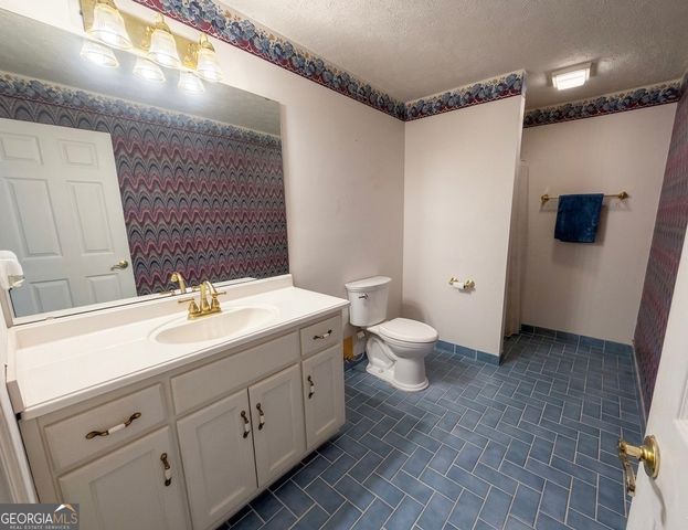 220 North Drive, Fayetteville, GA 30214