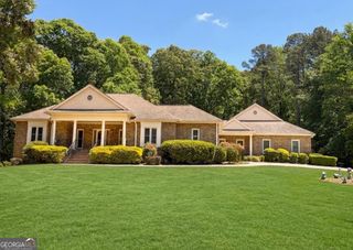 220 North Drive, Fayetteville, GA 30214
