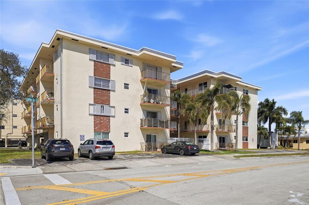 1747 Rodman St 307, Hollywood, FL 33020