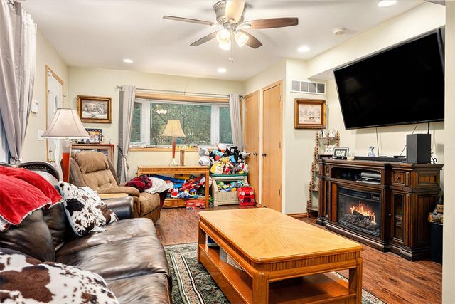 7702 N Gleneagle Drive, Kalamazoo, MI 49048