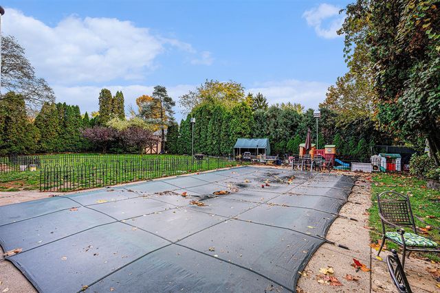 7702 N Gleneagle Drive, Kalamazoo, MI 49048