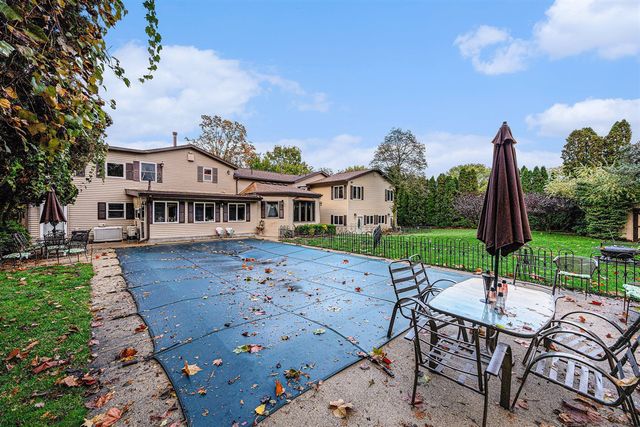 7702 N Gleneagle Drive, Kalamazoo, MI 49048
