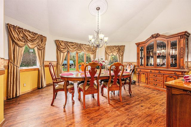 7702 N Gleneagle Drive, Kalamazoo, MI 49048