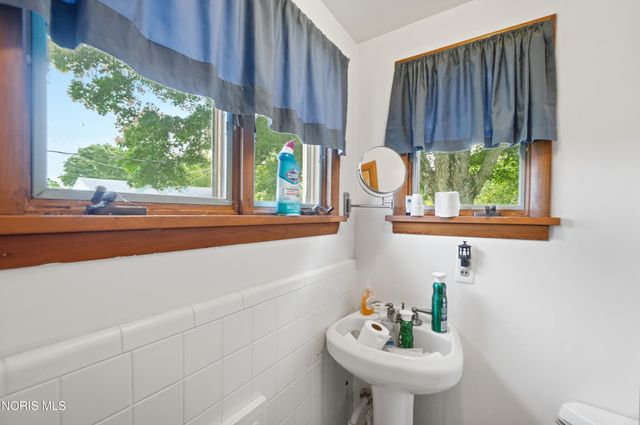 14511 Dirlam Road, Bowling Green, OH 43402