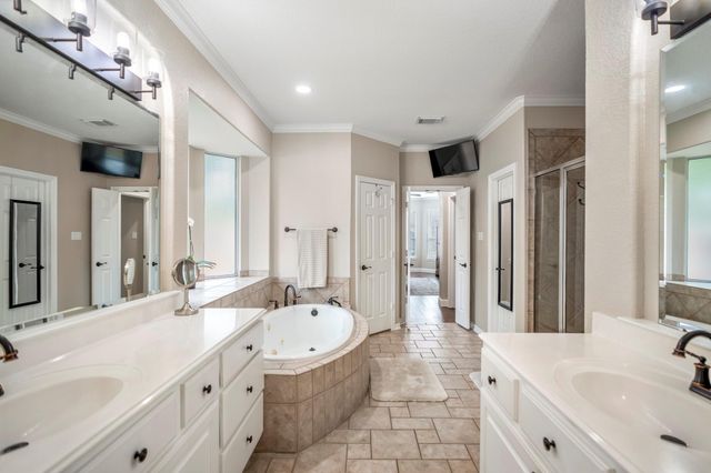 1414 Kennoway Park Drive, Spring, TX 77379