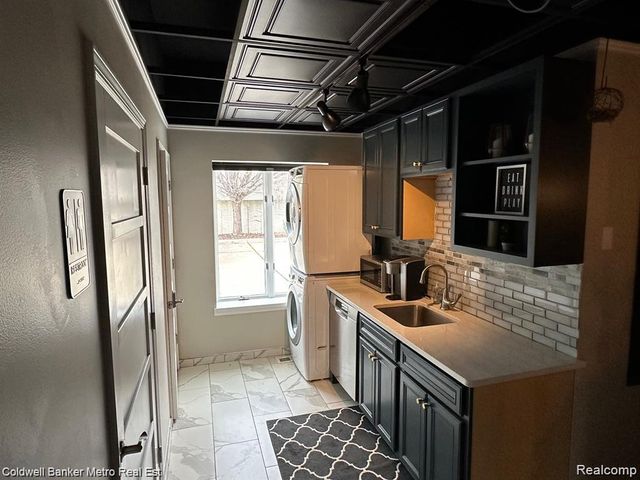 1362 Huron Street, Waterford Charter Township, MI 48328