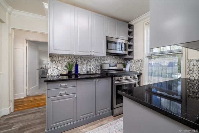 194 Smith Street 1K, Freeport, NY 11520