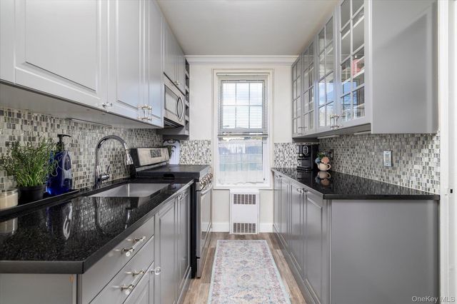 194 Smith Street 1K, Freeport, NY 11520