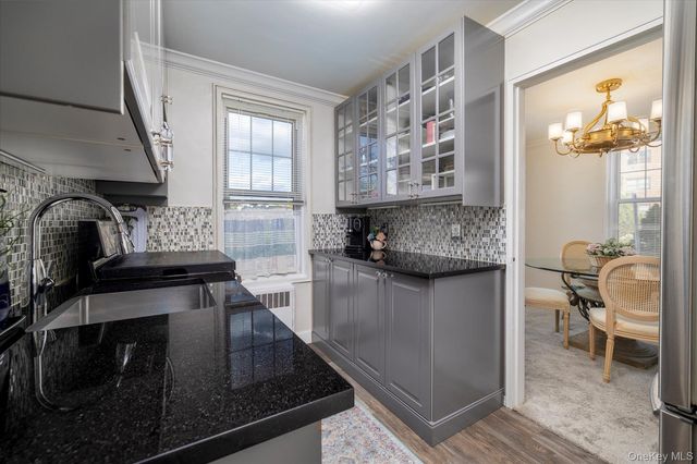 194 Smith Street 1K, Freeport, NY 11520