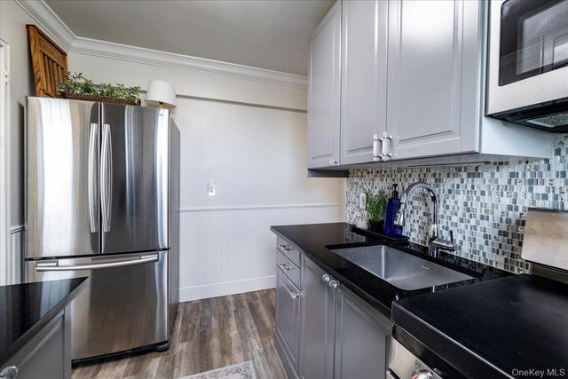 194 Smith Street 1K, Freeport, NY 11520