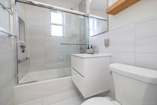 194 Smith Street 1K, Freeport, NY 11520