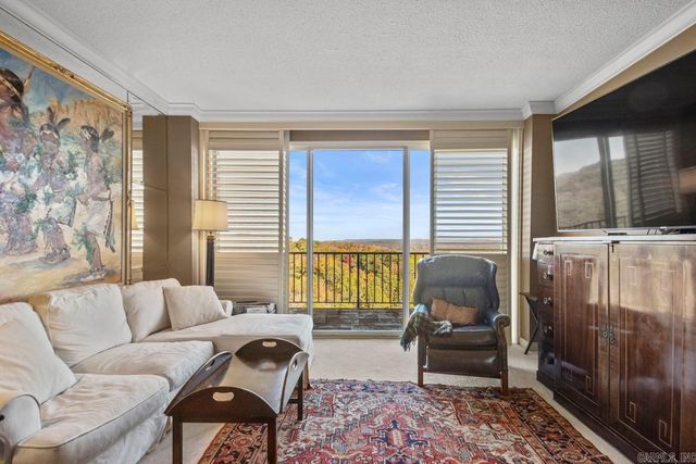 1 Treetops Lane, Little Rock, AR 72202