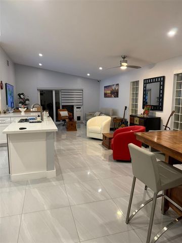 16314 SW 97th St, Miami, FL 33196